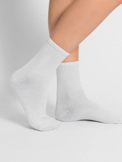6/12 Pairs Middle Tube Socks For Men And Women Solid Colour In White and Black Fashion Sweat Absorption Breathable and Casual